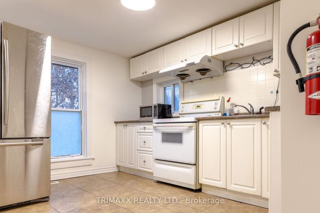 45 Chestnut St E, House other with 3 bedrooms, 2 bathrooms and 2 parking in Saint Catharines ON | Image 13