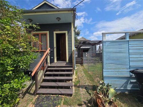 2515 Upperline St, New Orleans, LA, 70115-6334 | Card Image