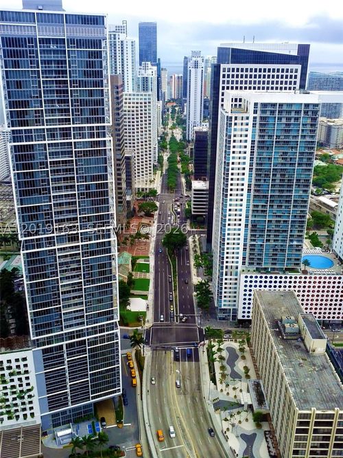 4904-200 Biscayne Boulevard Way, Miami, FL, 33131-2166 | Card Image