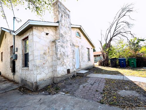 1330 Fenfield Ave, San Antonio, TX, 78211-3469 | Card Image