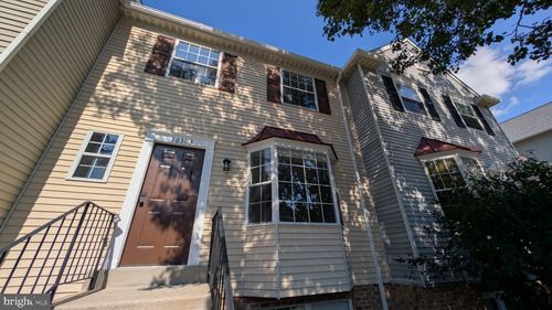 16303 Taconic Cir, DUMFRIES, VA, 22025-1532 | Card Image