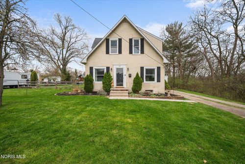 117 Central Ave, Rossford, OH, 43460-1008 | Card Image