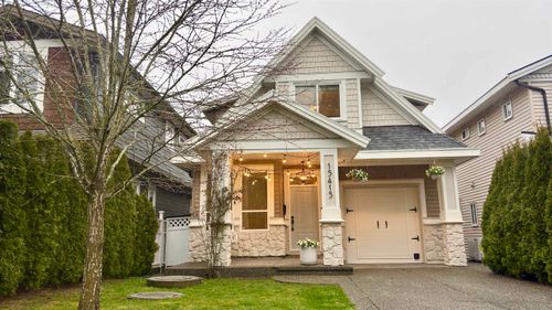 15415 Thrift Ave, White Rock, BC, V4B2L8 | Card Image