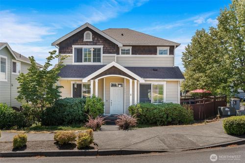 16901 Woodside Dr Se, Renton, WA, 98058-4205 | Card Image