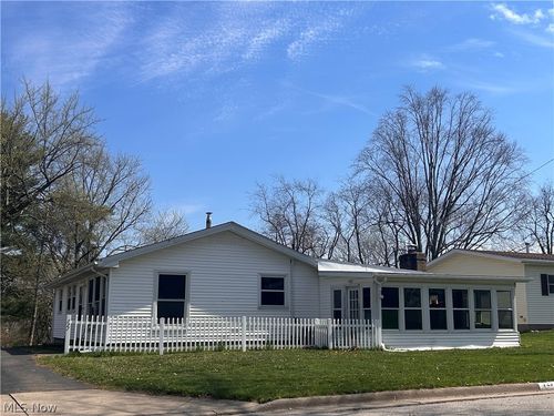 727 Circle Hill Rd Se, North Canton, OH, 44720-4303 | Card Image