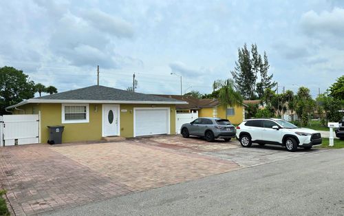 5692 Coconut Rd, West Palm Beach, FL, 33413-1829 | Card Image