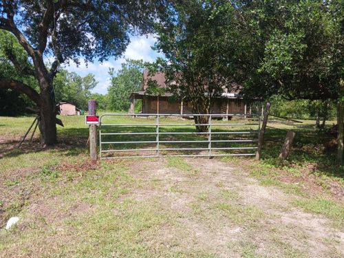 1914 1st St, Liverpool, TX, 77577-9606 | Card Image