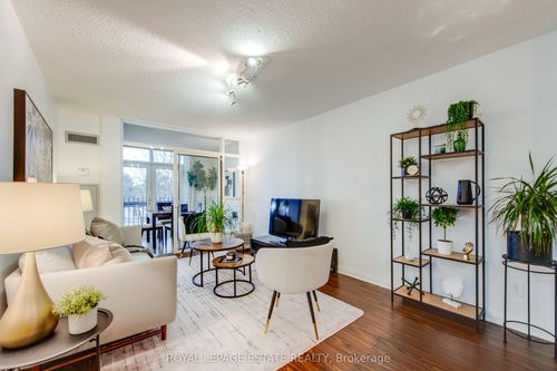 213-7363 Kennedy Rd, Markham, ON, L3R1G8 | Card Image