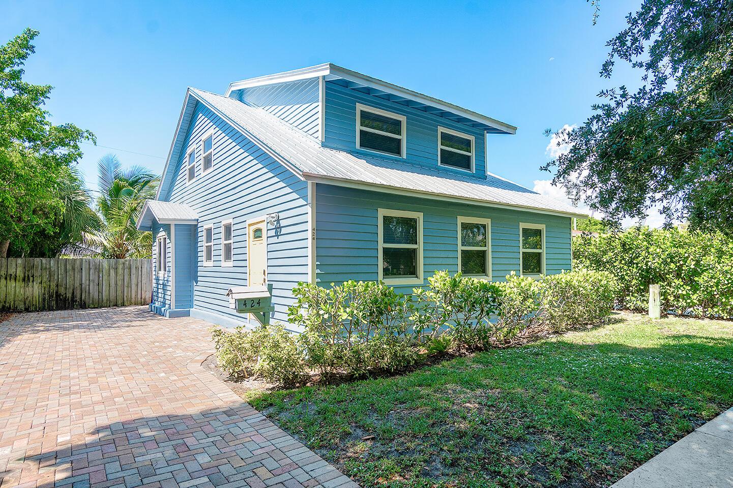 52nd St, West Palm Beach, FL 33407