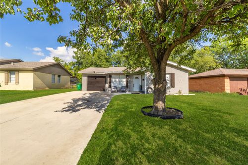 726 Royal Crest Dr, Mesquite, TX, 75149-3449 | Card Image