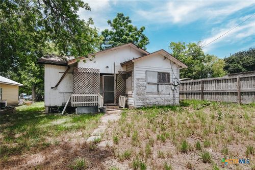 2515 Putney St, Victoria, TX, 77901-1354 | Card Image