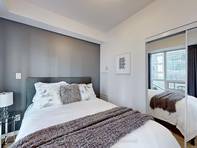1305 - 65 Bremner Blvd, Condo with 3 bedrooms, 2 bathrooms and null parking in Toronto ON | Image 15