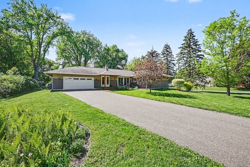 400 Milbert Rd, Minnetonka, MN, 55305-1127 | Card Image