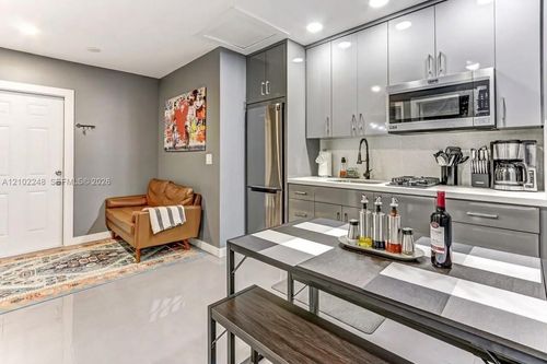 3-2302 Taylor St, Hollywood, FL, 33020-7414 | Card Image