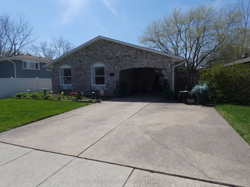 2909 Henley Ave, Niagara Falls, ON, L2J3M3 | Card Image