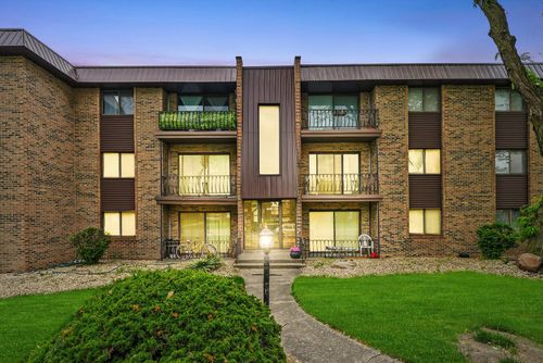 apt-303-3010 Bernice Rd, Lansing, IL, 60438-1297 | Card Image