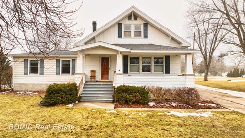 906 Mulholland St, Bay City, MI, 48708-4210 | Card Image