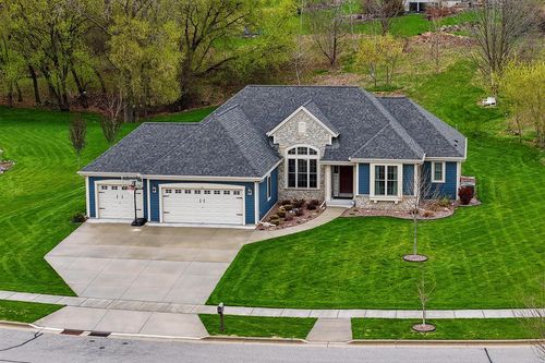 718 Meadow Ridge Lane Lane, Plymouth, WI, 53073 | Card Image