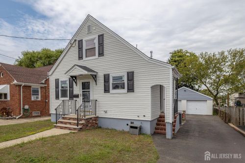 557 Main St, Sayreville, NJ, 08872-1332 | Card Image