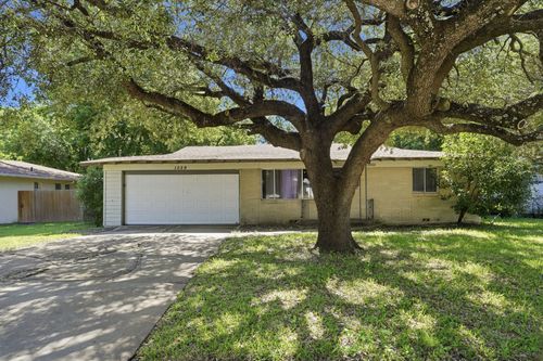 1029 Usher St, Benbrook, TX, 76126-2534 | Card Image