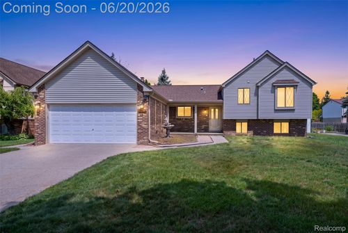 3703 Alderdale Dr, Sterling Heights, MI, 48310-6903 | Card Image