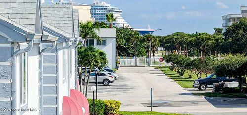 v276-646 Beach Park Ln, Cape Canaveral, FL, 32920-5037 | Card Image