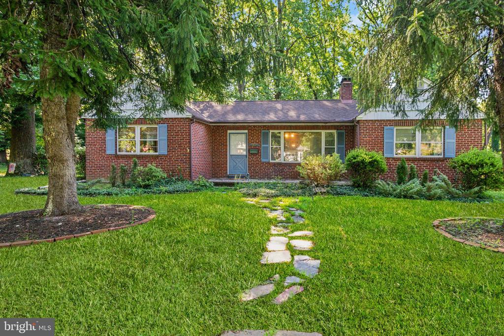 Park Dr, Cherry Hill, NJ 08002