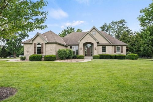 18840 Travis Ln, Stilwell, KS, 66085-8304 | Card Image
