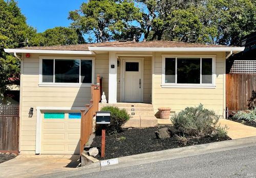 5 Sunny Hill Drive, Petaluma, CA, 94952 | Card Image