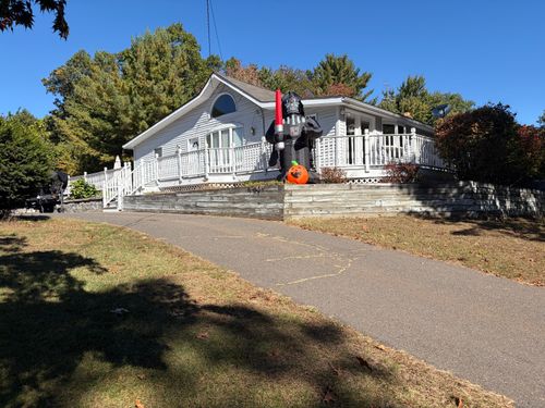 65 W Shore Dr, Enfield, CT, 06082-2222 | Card Image