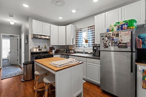 2-1345 Walton St, Chicago, IL, 60642-7661 | Card Image