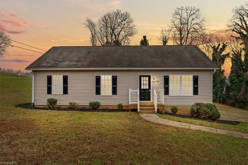 3707 Ribbon Ln, Winston Salem, NC, 27107-6316 | Card Image