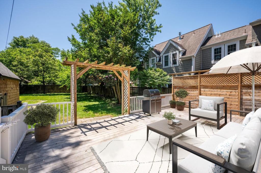 Residential in ARLINGTON 5
