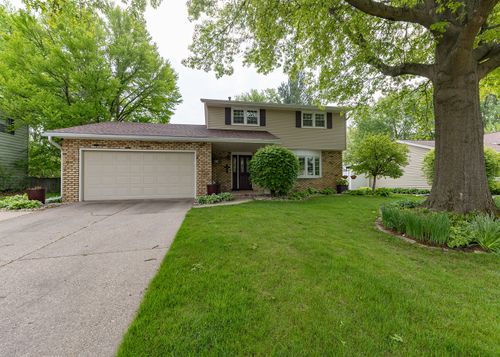 3805 Kenwood Ave, Davenport, IA, 52807-2354 | Card Image
