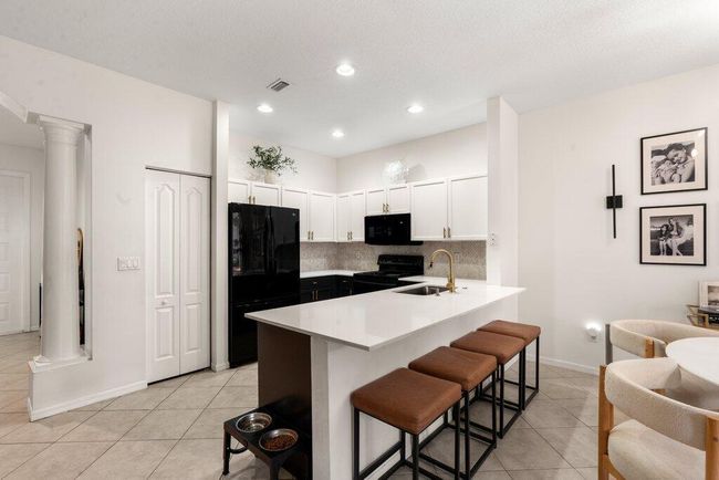 453 Rainbow Springs Ter, Townhouse with 3 bedrooms, 3 bathrooms and null parking in Royal Palm Beach FL | Image 6