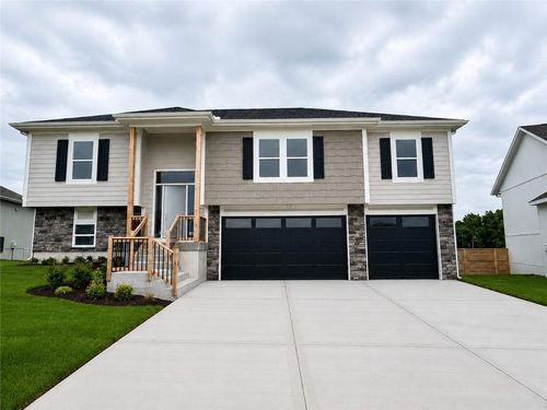 1906 Owen Dr, Pleasant Hill, MO, 64080-1624 | Card Image