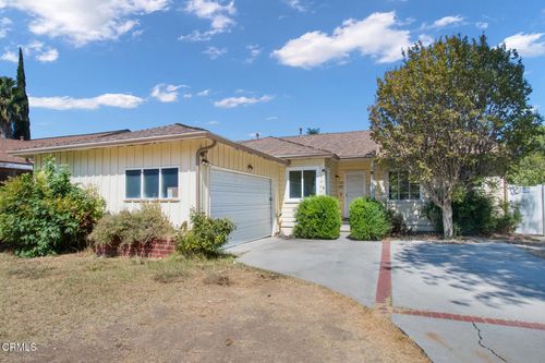 7020 Quartz Ave, Winnetka, CA, 91306-3634 | Card Image