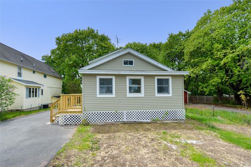 7 Pioneer Ave, Suffern, NY, 10901-4220 | Card Image