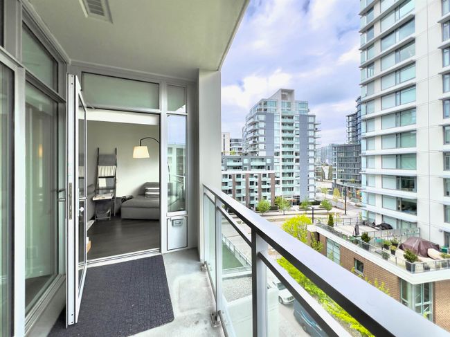 801 - 111 E 1 St Avenue, Condo with 1 bedrooms, 1 bathrooms and 1 parking in Vancouver BC | Image 4
