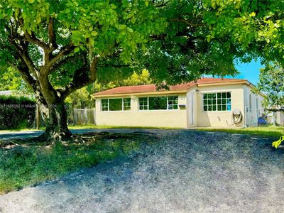 1423 Ne 175th St, House other with 3 bedrooms, 1 bathrooms and null parking in North Miami Beach FL | Image 2