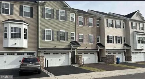 145 Mercer Ct, FAIRLESS HILLS, PA, 19030-2025 | Card Image