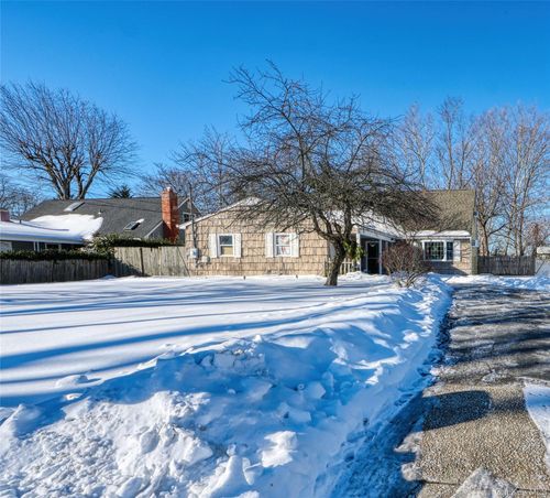 24 Normandy Dr, Holbrook, NY, 11741-5813 | Card Image