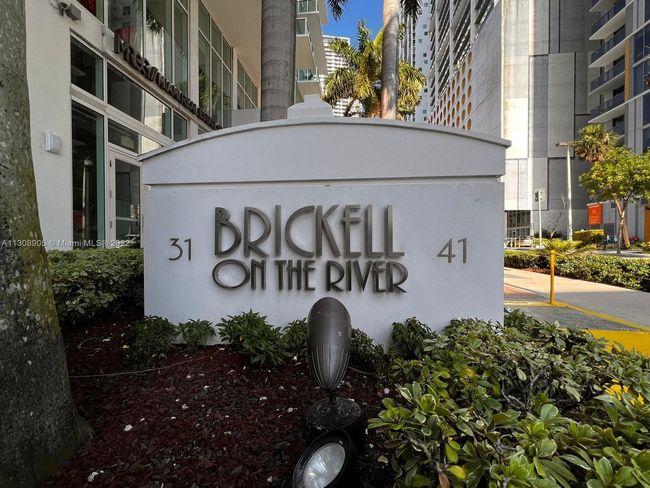APT-3921 - 31 Se 5 Th St, Condo with 3 bedrooms, 3 bathrooms and null parking in Miami FL | Image 48