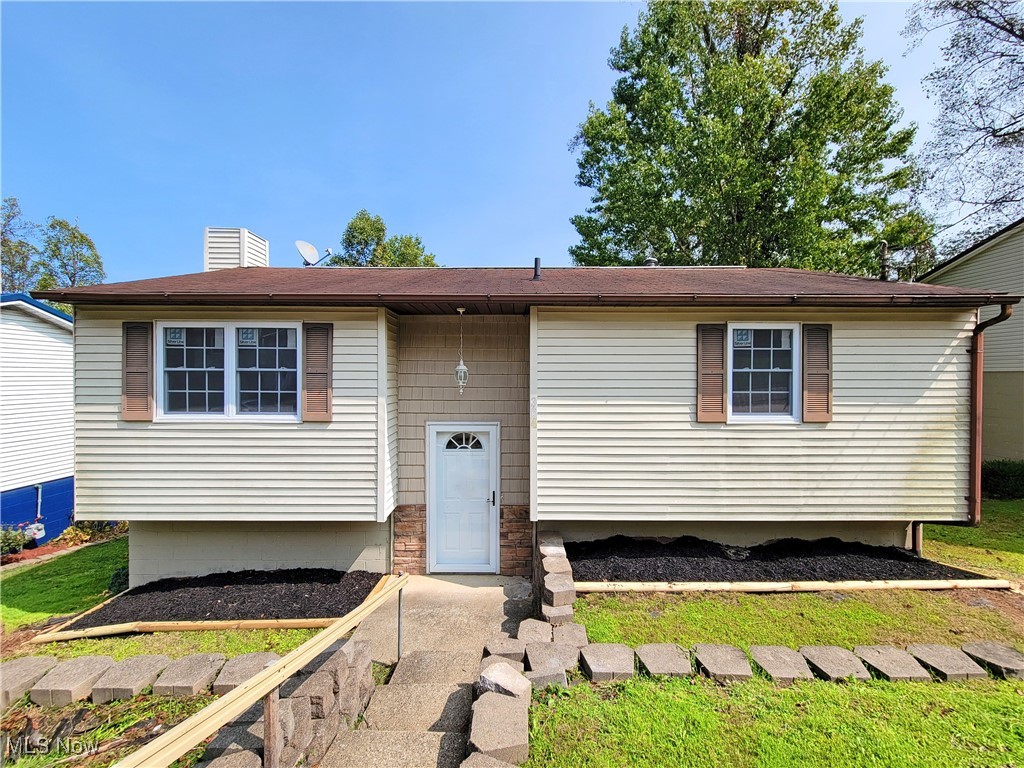 Captain Ames Dr, Parkersburg, WV 26104