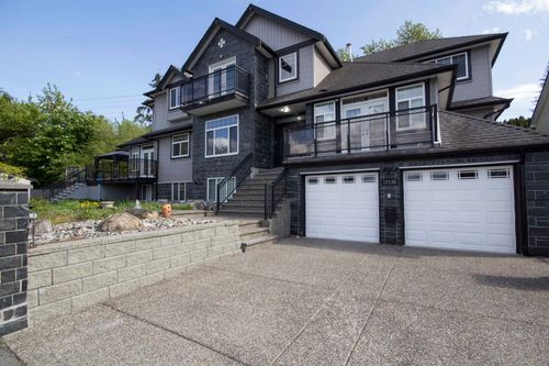 12136 100a Ave, Surrey, BC, V3V2Y5 | Card Image