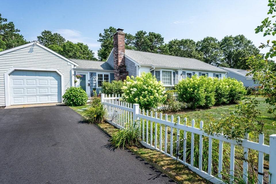 Elijah Childs Ln, Centerville, MA 02632