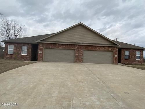 b-5046 Raintree Cir, Loma Linda, MO, 64804-5405 | Card Image