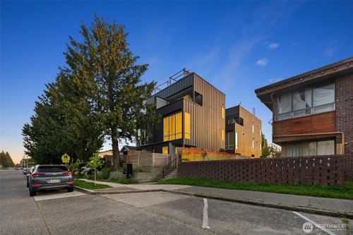 a-9429 18th Ave Sw, Seattle, WA, 98106-2717 | Card Image