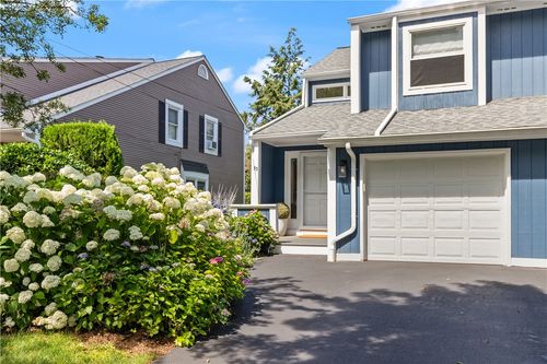 27-33 Arbor Dr, Providence, RI, 02908-3534 | Card Image