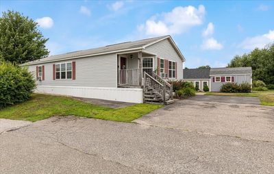 35 Octopus Avenue, House other with 3 bedrooms, 2 bathrooms and null parking in Portsmouth NH | Image 2